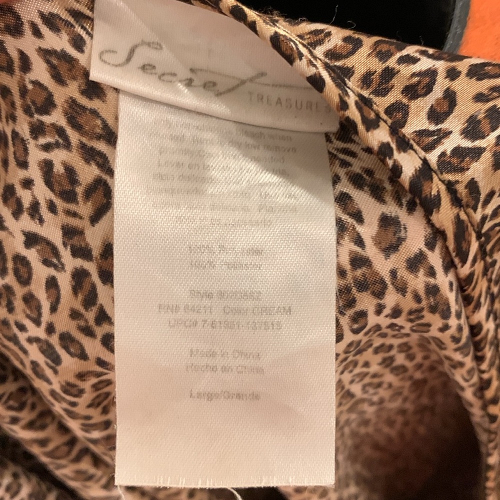 Secret Treasures Satin Robe - Picture 6 of 6